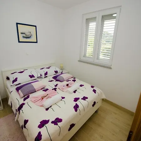 Vesela - Premium One Bedroom With Terrace And Partial Se... Apartman *